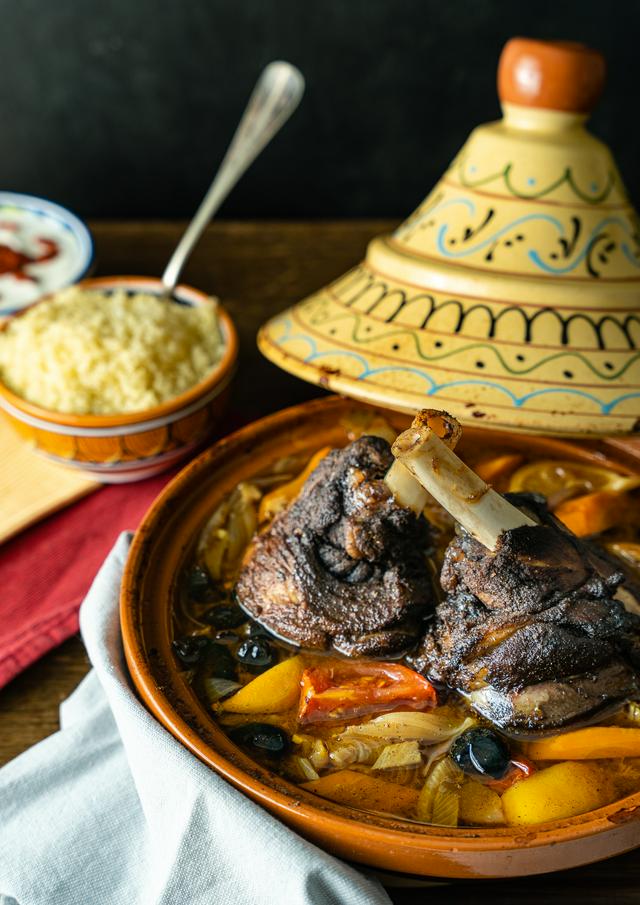 Marokkaanse lam Tajine Koken met Koesen