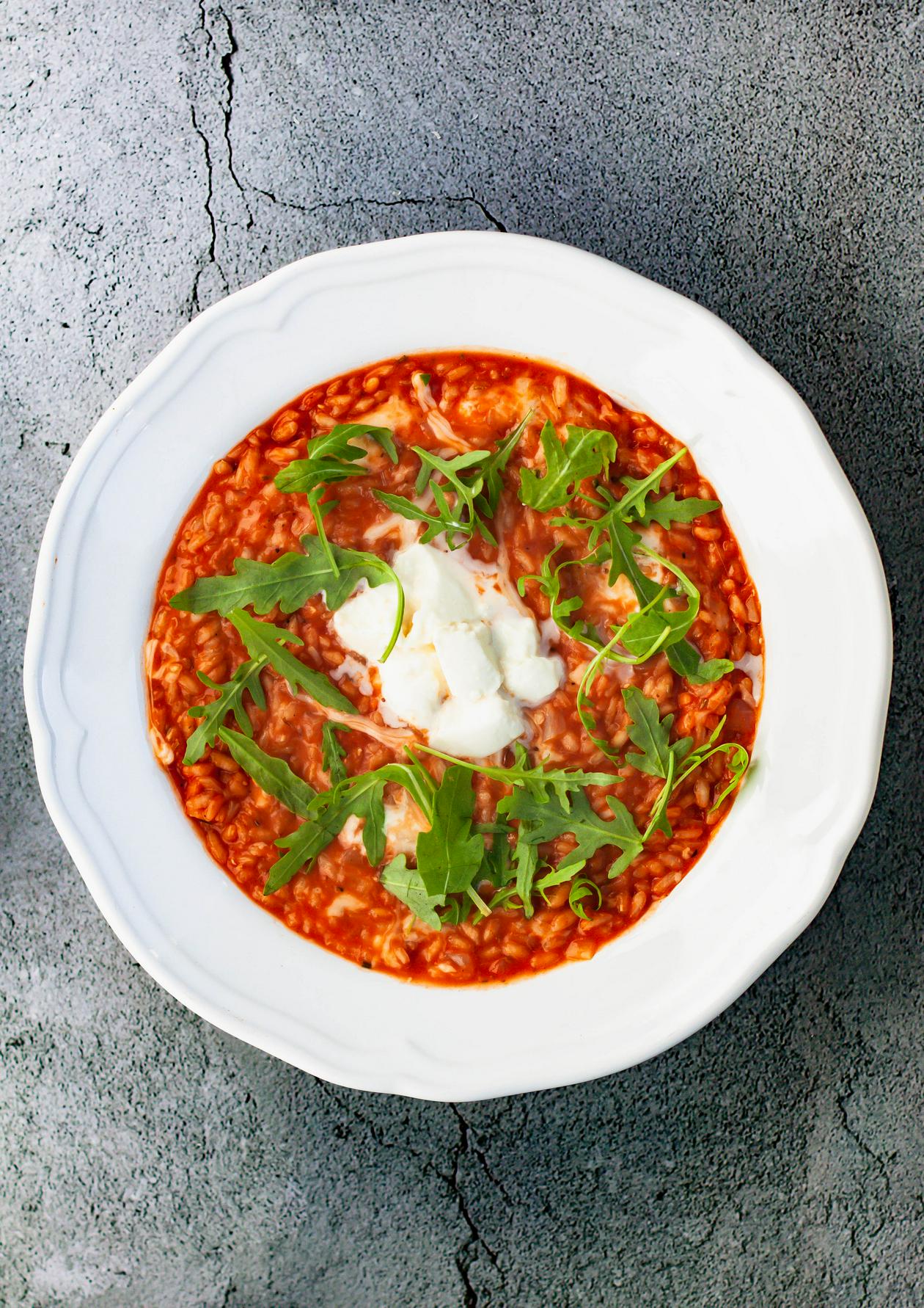 Risotto met tomatensaus en mozzarella